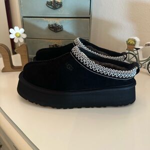 UGG Women's Black Cozy Slippers